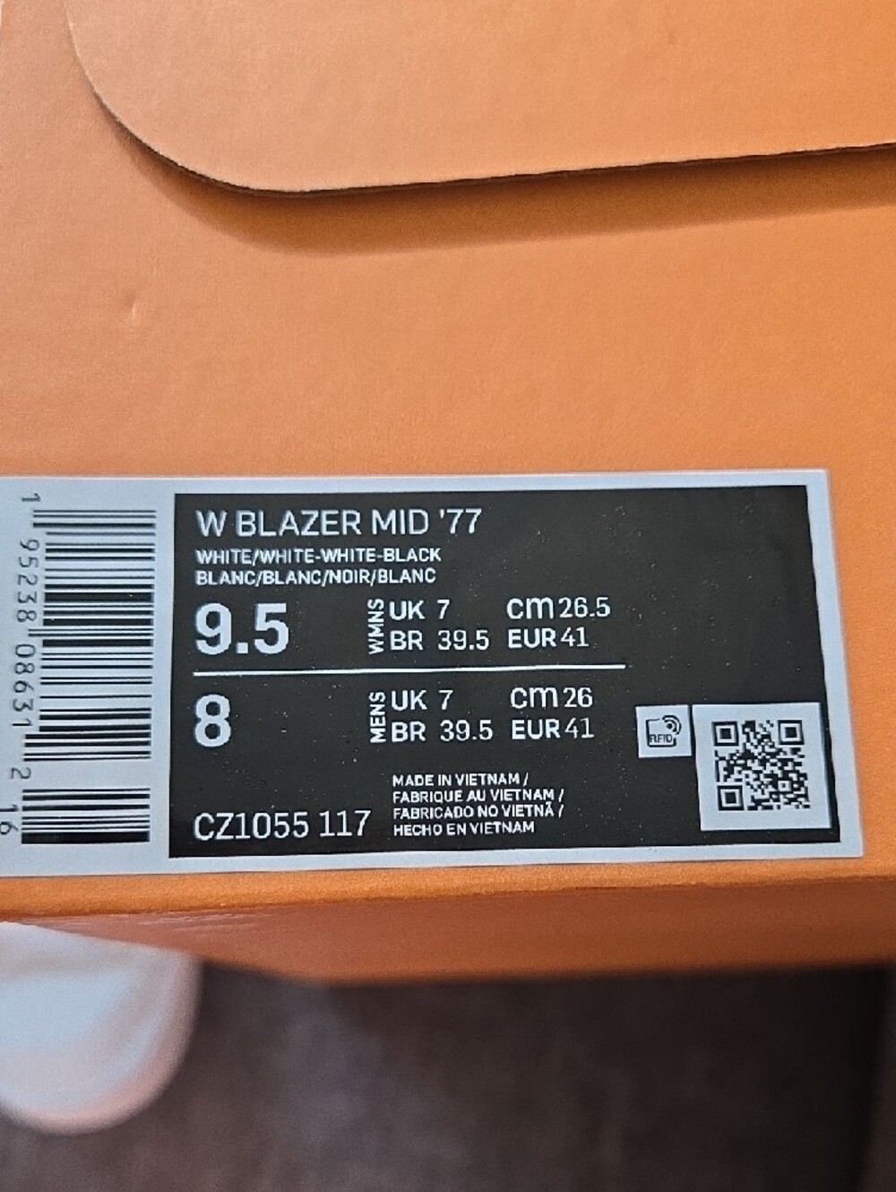 Nike Women’s and Men's White High-Top Sneakers NEW - Picture 5 of 7